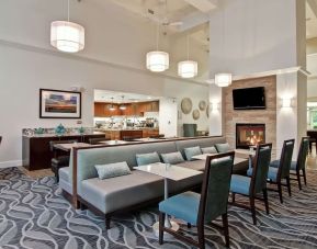 Dining area at Homewood Suites By Hilton Newark-Cranford.