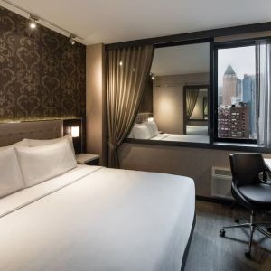 Day use room with natural light at Aliz Hotel Times Square.