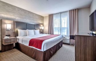 Romantic king room at Comfort Inn And Suites Calgary South.