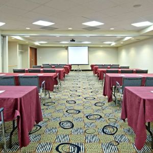 Meeting room at Comfort Inn And Suites Calgary South.