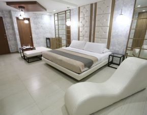 Romantic king suite at Victoria Court North EDSA - Caloocan.