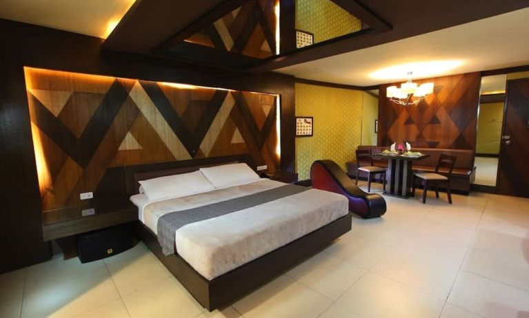 Romantic day use room at Victoria Court Las Piñas.