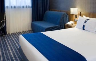 Holiday Inn Express Bilbao Airport, Derio