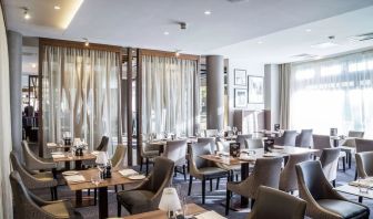 Dining area at DoubleTree By Hilton London Angel Kings Cross.