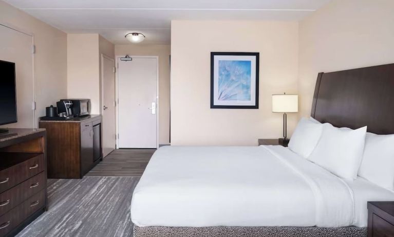 Day use room with natural light at Hilton Garden Inn IAH Houston.