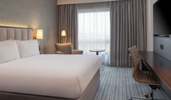 Day use room with natural light at DoubleTree By Hilton London - Chelsea.