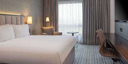 Day use room with natural light at DoubleTree By Hilton London - Chelsea.