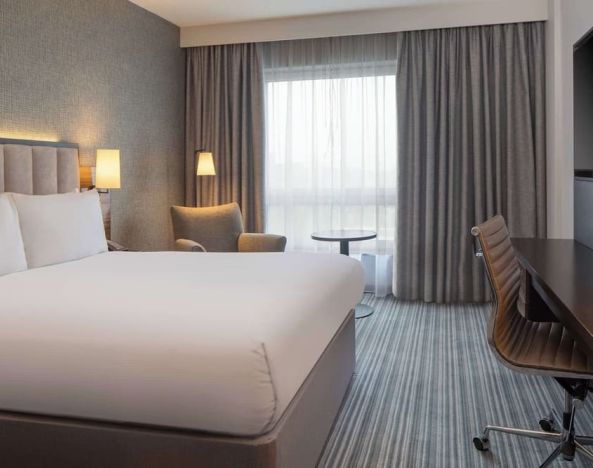 Day use room with natural light at DoubleTree By Hilton London - Chelsea.