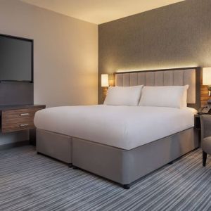 Day use room with natural light at DoubleTree By Hilton London - Chelsea.