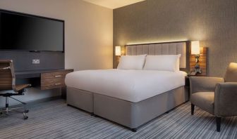 Day use room with natural light at DoubleTree By Hilton London - Chelsea.