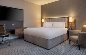 Day use room with natural light at DoubleTree By Hilton London - Chelsea.