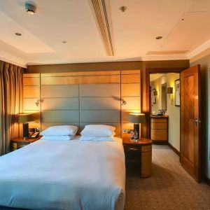 Day use room with natural light at Hilton London Paddington.