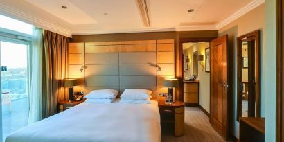 Day use room with natural light at Hilton London Paddington.