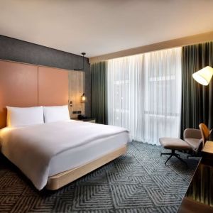 Day use room with natural light at Hilton London Bankside.