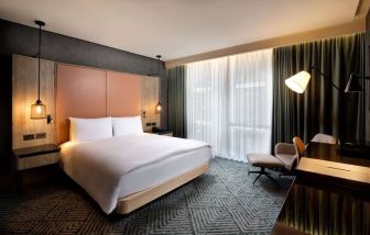 Day use room with natural light at Hilton London Bankside.