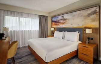 Day use room with natural light at DoubleTree By Hilton Lincoln.