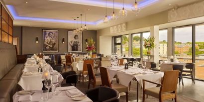 Dining area at DoubleTree By Hilton Lincoln.