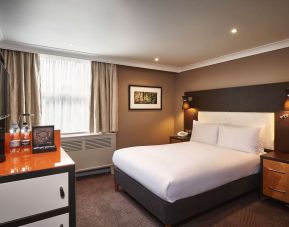 Day use room with natural light at DoubleTree By Hilton London - Ealing.