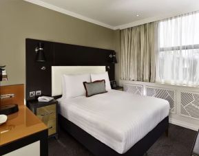 Day use room with coffee maker at DoubleTree By Hilton London - Ealing.
