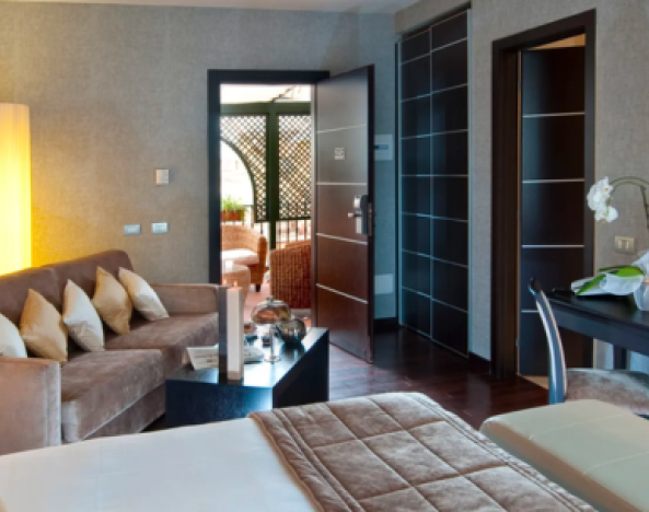 C-Hotel Fiume, Rome