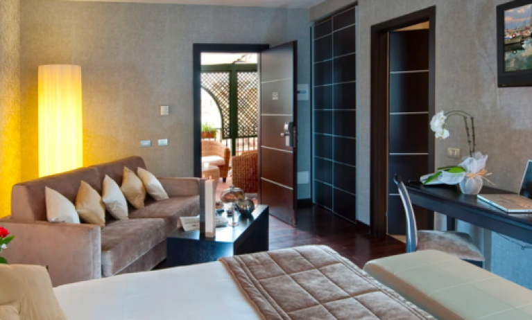 C-Hotel Fiume, Rome