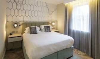 Day use room with natural light at DoubleTree By Hilton Hotel & Spa Chester.