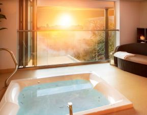 Jacuzzi with a view at DoubleTree By Hilton Hotel & Spa Chester. 