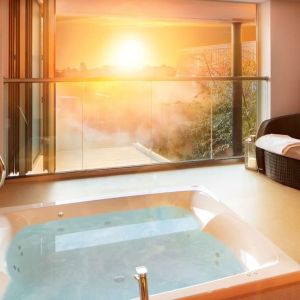 Jacuzzi with a view at DoubleTree By Hilton Hotel & Spa Chester. 