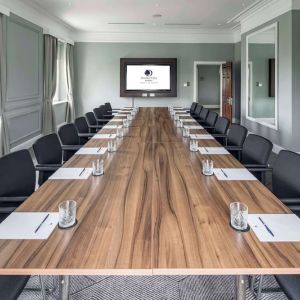 Professional meeting room at DoubleTree By Hilton Hotel & Spa Chester.