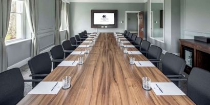 Professional meeting room at DoubleTree By Hilton Hotel & Spa Chester.