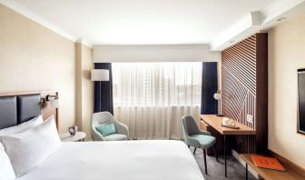 Day use room with natural light at Hilton London Metropole.