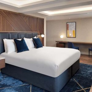 Stylish day use room at Hilton London Metropole.