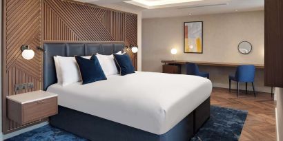 Stylish day use room at Hilton London Metropole.