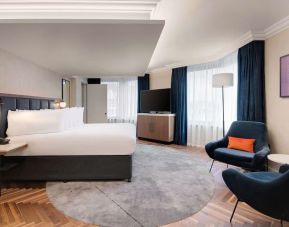 Spacious day use room at Hilton London Metropole. 