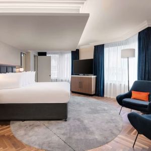 Spacious day use room at Hilton London Metropole. 