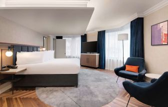 Spacious day use room at Hilton London Metropole. 