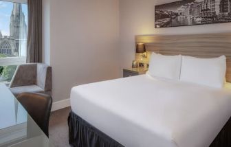 Day use room with natural light at DoubleTree By Hilton Bristol City Centre. 