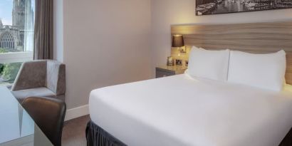 Day use room with natural light at DoubleTree By Hilton Bristol City Centre. 