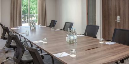 Professional meeting room at DoubleTree By Hilton Bristol City Centre.  