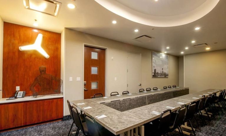 Professional meeting room at Fairfield Inn & Suites New York Brooklyn.