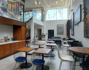 Dining area at Fairfield Inn & Suites New York Brooklyn.