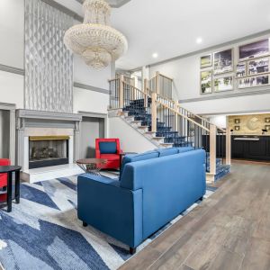 Lobby seating at Comfort Inn & Suites Nashville.