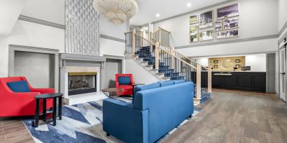 Lobby seating at Comfort Inn & Suites Nashville.