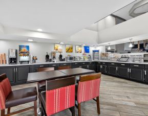 Dining room at Comfort Inn & Suites Nashville.