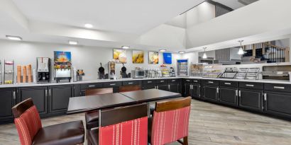 Dining room at Comfort Inn & Suites Nashville.