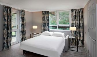 Day use room with natural light at Hilton Cobham.