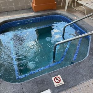 Spa and jacuzzi at Baymont By Wyndham Pella.