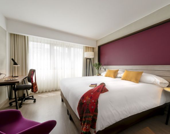 Mercure Ariosto Lima, Lima