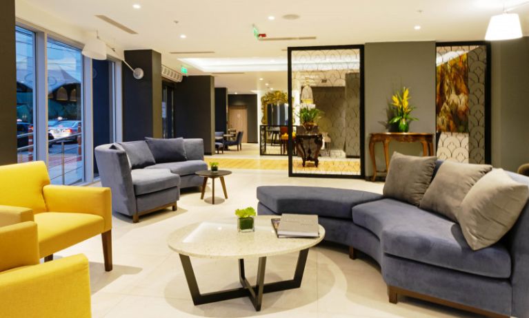 Mercure Ariosto Lima, Lima