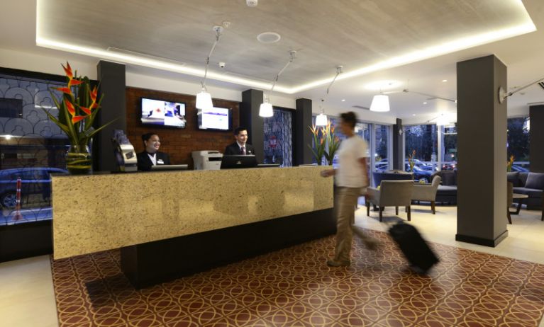 Mercure Ariosto Lima, Lima